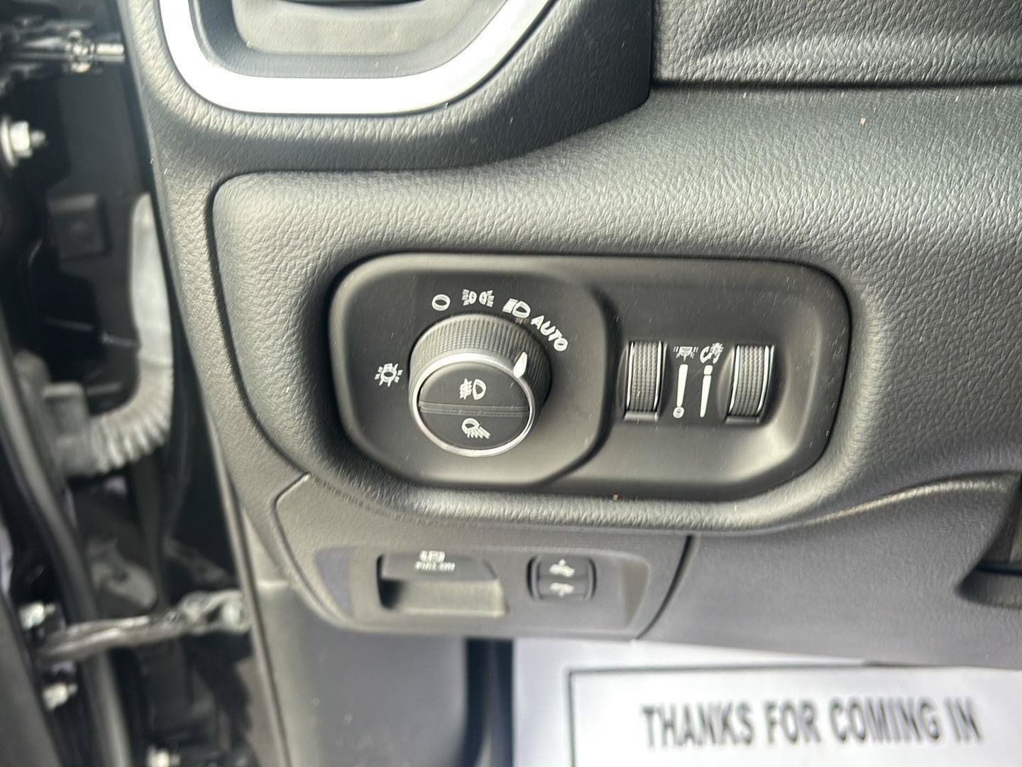 Used 2021 RAM 1500 Laramie AWD/4WD image 11