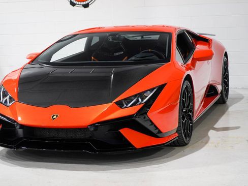Used 2024 Lamborghini Huracan Tecnica image 32