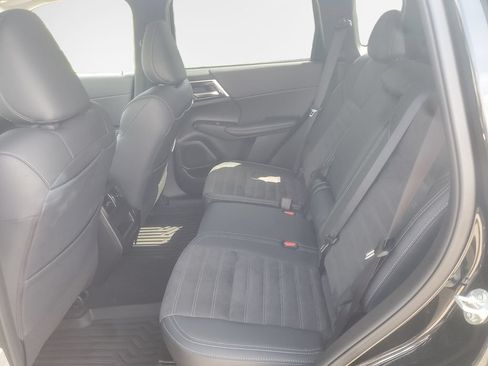 Used 2024 Mitsubishi Outlander SE AWD/4WD image 24