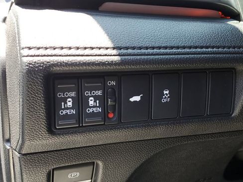 Used 2025 Honda Odyssey Sport-L image 14