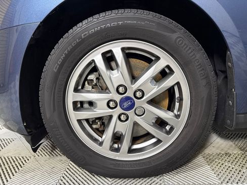 Used 2020 Ford Transit Connect XLT image 18