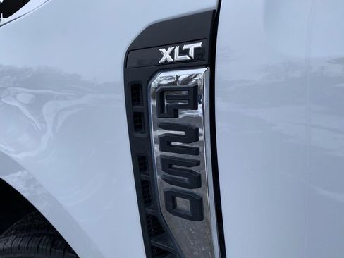Used 2024 Ford F250 XLT image 44