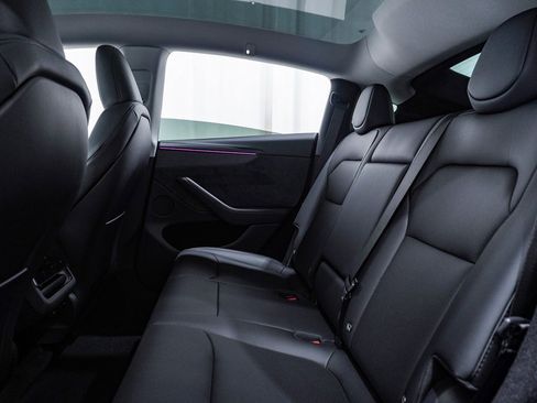 Used 2026 Tesla Model Y Long Range image 19