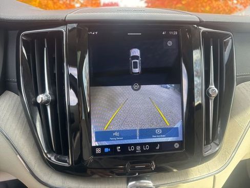 Used 2023 Volvo XC60 T8 Ultimate image 24