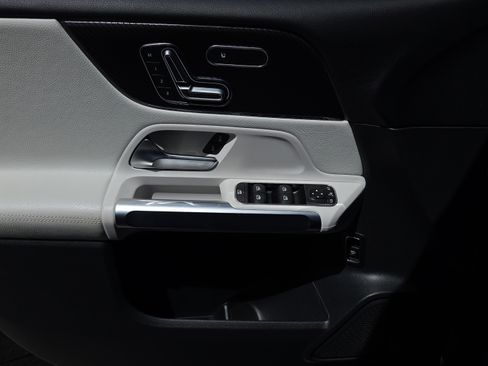 Certified 2023 Mercedes-Benz GLB 250 image 37