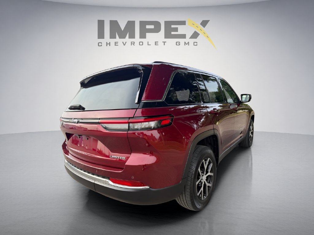 Used 2023 Jeep Grand Cherokee Limited w/ Trailer Tow Prep Group (B) AWD/4WD image 5