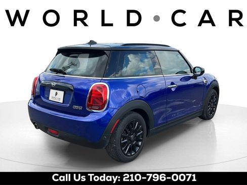 Used 2021 MINI Cooper 2-Door Hardtop image 8