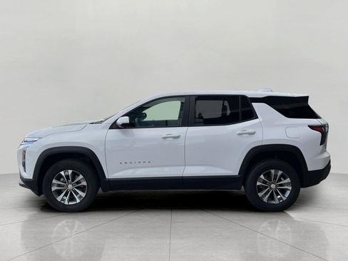 Used 2026 Chevrolet Equinox LT w/ Safety and Technology Package FWD image 8