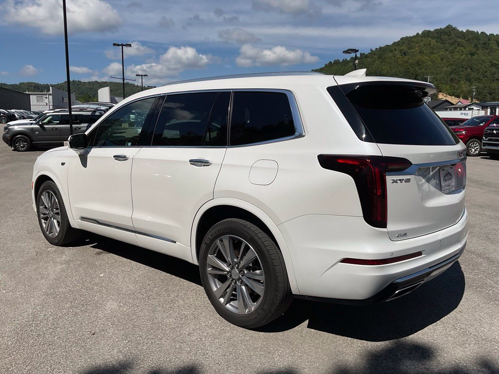 Used 2024 Cadillac XT6 Premium Luxury w/ LPO, Floor Liner Package AWD/4WD image 4