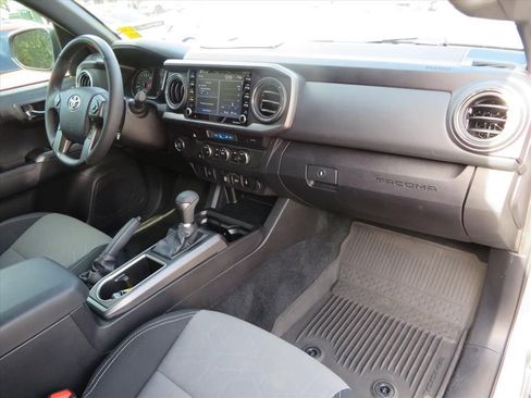 Used 2023 Toyota Tacoma TRD Sport image 12