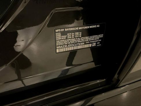 Certified 2025 BMW 760i xDrive w/ Executive Package image 33