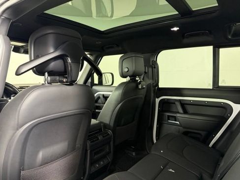New 2025 Land Rover Defender 110 X-Dynamic SE AWD/4WD image 21