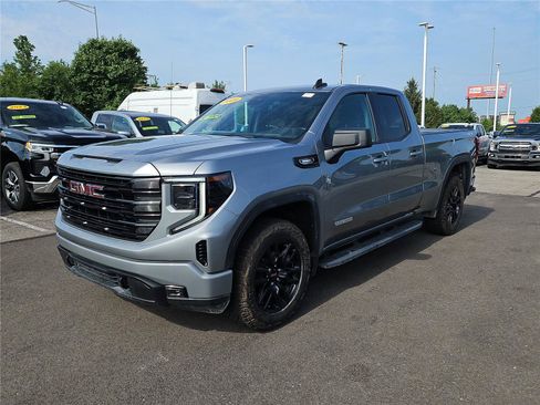 Used 2025 GMC Sierra 1500 Elevation AWD/4WD image 2