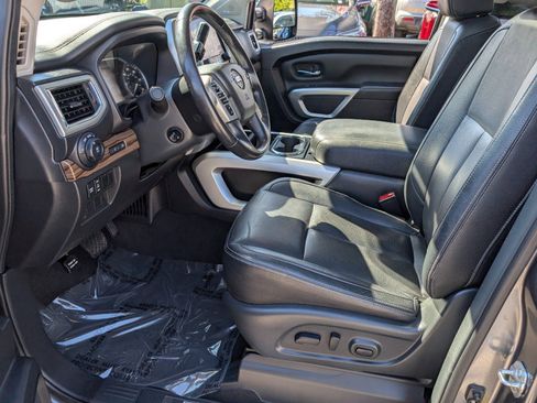Certified 2021 Nissan Titan SL w/ Moonroof Package image 11