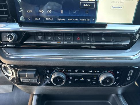 Used 2024 Chevrolet Silverado 2500 High Country w/ Technology Package image 33