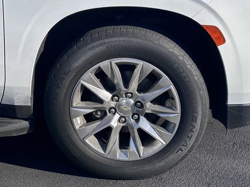 Used 2021 Chevrolet Tahoe Premier w/ Premium Package image 5