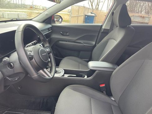 Used 2025 Hyundai Kona SEL image 9