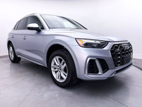 Used 2022 Audi Q5 2.0T Premium w/ Convenience Package AWD/4WD image 9