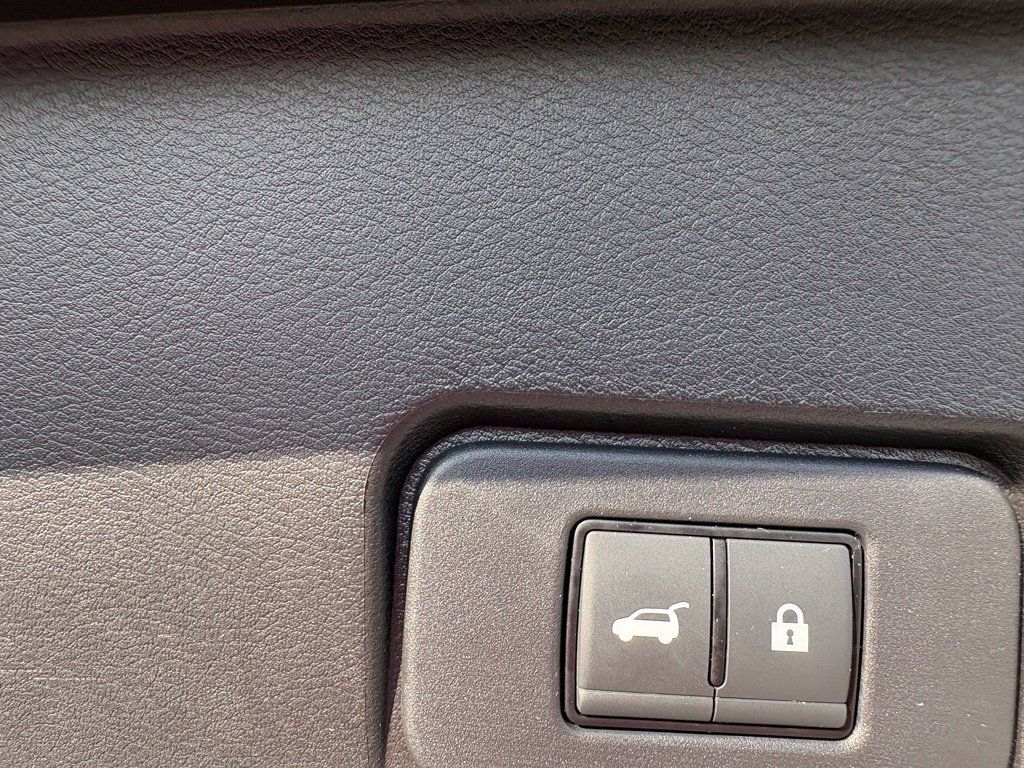 Used 2024 Nissan Rogue SL AWD/4WD image 14