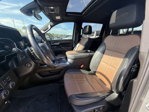 Used 2024 Chevrolet Silverado 1500 High Country w/ High Country Premium Package image 28