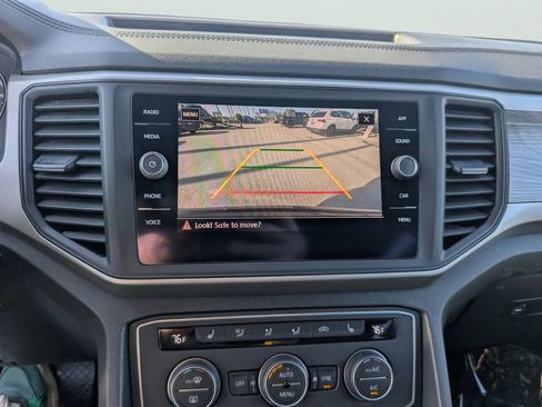 Used 2020 Volkswagen Atlas Cross Sport SE w/ Towing Package image 21