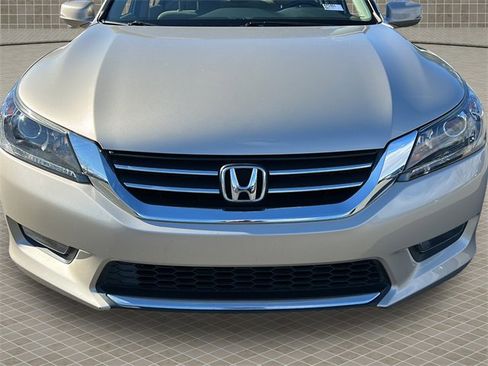 Used 2015 Honda Accord EX-L image 9