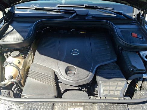 Certified 2025 Mercedes-Benz GLS 450 4MATIC image 31