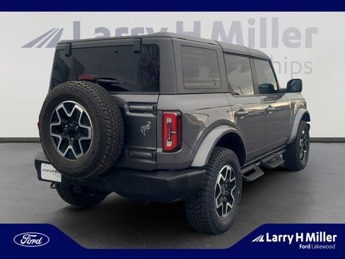 Used 2023 Ford Bronco Outer Banks image 5