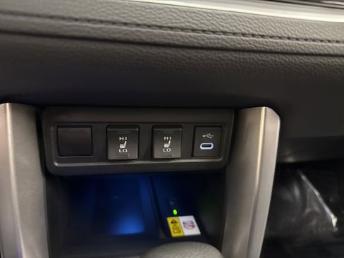 Used 2023 Toyota Corolla Cross XLE w/ Convenience Package image 35