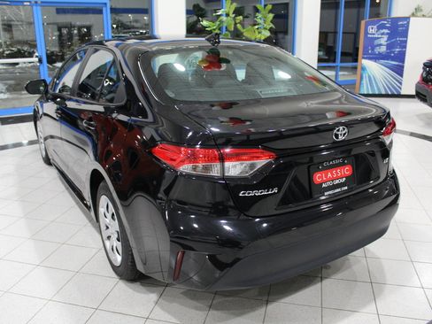 Used 2023 Toyota Corolla LE image 7
