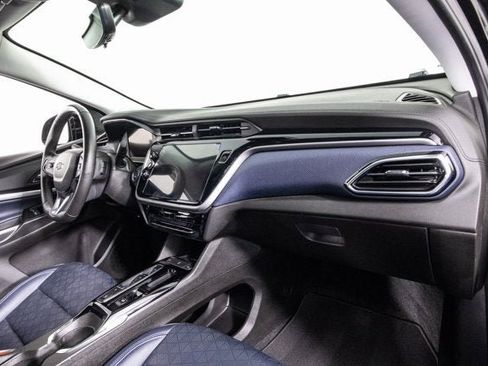 Used 2022 Chevrolet Bolt EUV Premier image 18