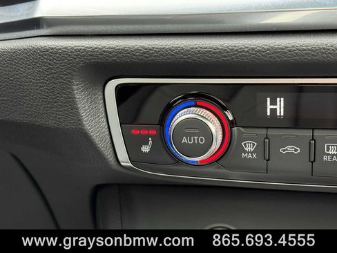 Used 2024 Audi Q3 2.0T Premium image 36