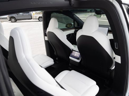 Used 2022 Tesla Model X AWD/4WD image 19