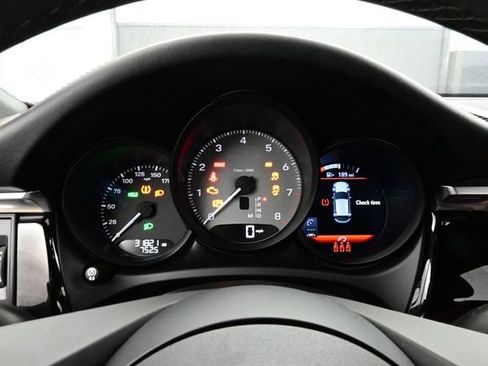 Certified 2023 Porsche Macan S AWD/4WD image 9