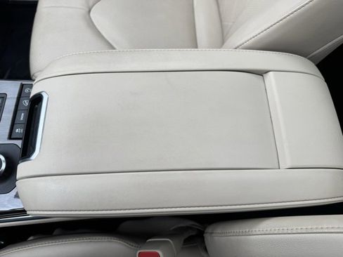 Certified 2022 Toyota Highlander Platinum image 25