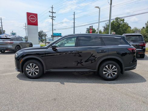 Used 2026 INFINITI QX60 Pure w/ Cargo Package FWD image 7