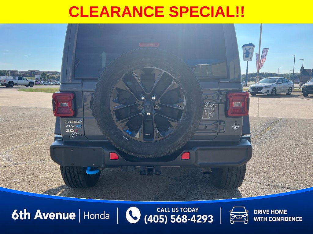 Used 2023 Jeep Wrangler Unlimited Sahara w/ Cold Weather Group AWD/4WD image 6
