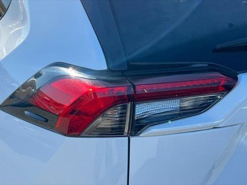 Certified 2022 Toyota RAV4 XLE w/ Convenience Package AWD/4WD image 20