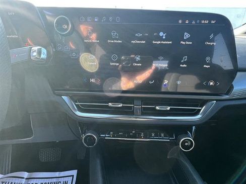 New 2026 Chevrolet Equinox EV LT image 12