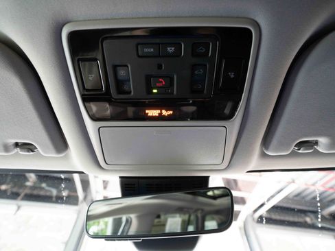 Used 2025 Toyota Grand Highlander AWD image 18