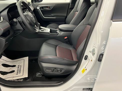 Certified 2025 Toyota RAV4 XSE image 17
