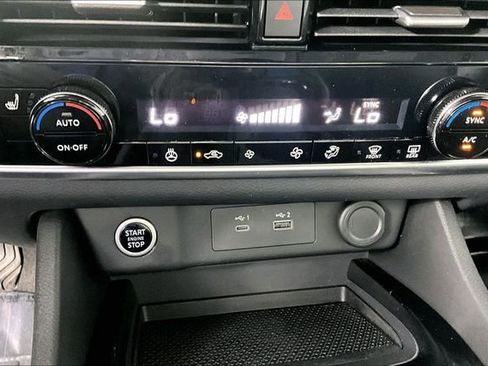 Used 2023 Nissan Rogue SV w/ SV Premium Package AWD/4WD image 33