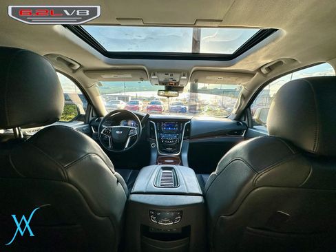 Used 2020 Cadillac Escalade Luxury AWD/4WD image 28