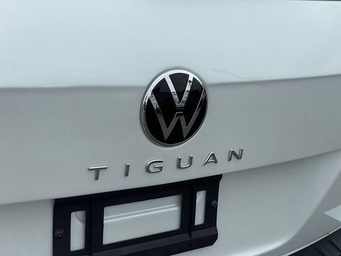 Used 2023 Volkswagen Tiguan SE R-Line AWD/4WD image 28