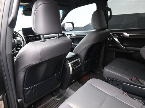 Used 2023 Lexus GX 460 Premium AWD/4WD image 2