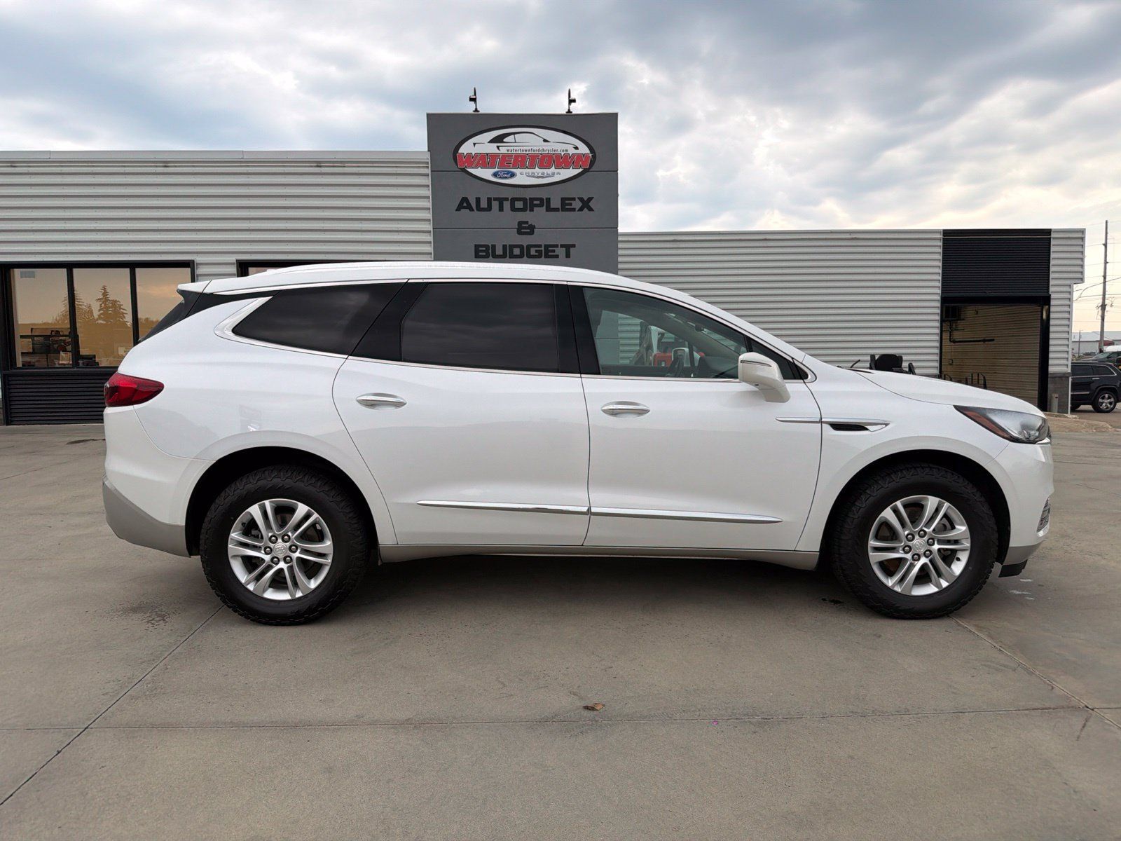 Used 2019 Buick Enclave Premium w/ Trailering Package, 5000 lbs. AWD/4WD image 1
