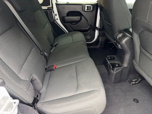 Used 2022 Jeep Wrangler Unlimited Sport image 37