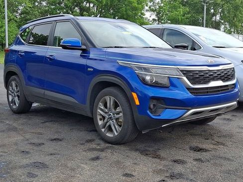 Used 2021 Kia Seltos S AWD/4WD image 1