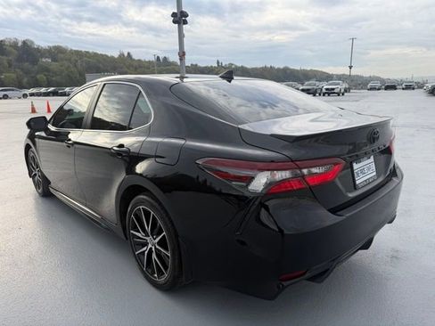 Certified 2023 Toyota Camry SE image 9