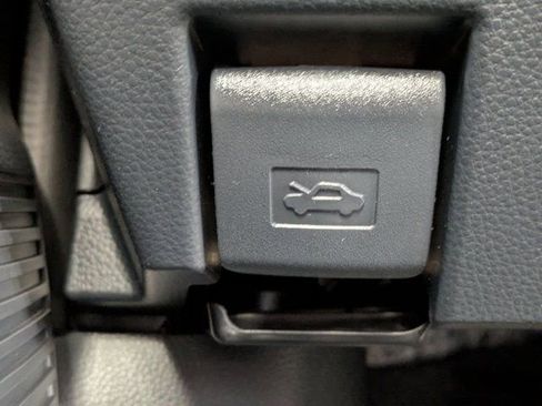 New 2025 Toyota Prius Plug-In Hybrid FWD image 27